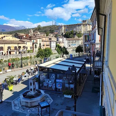 In Centro Rooms And Apartments Isola di Liri Exterior foto